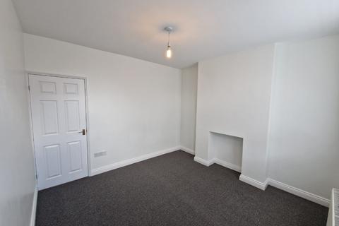 2 bedroom terraced house to rent, Shrewsbury Road, Nottingham, Nottinghamshire, NG2 4HQ