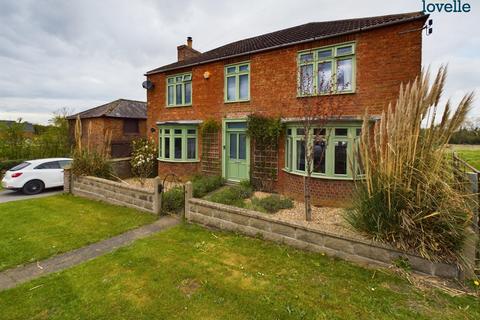 4 bedroom detached house for sale, Gainsborough Road, Glentham, LN8