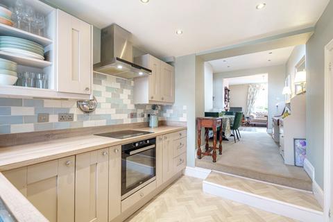 3 bedroom terraced house for sale - The Balk, Walton, Wakefield, West Yorkshire