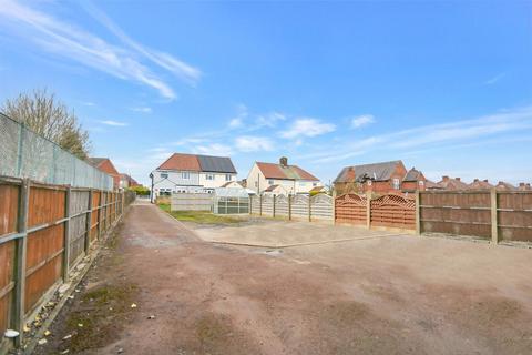 3 bedroom semi-detached house for sale, Huthwaite Road, Sutton-in-Ashfield