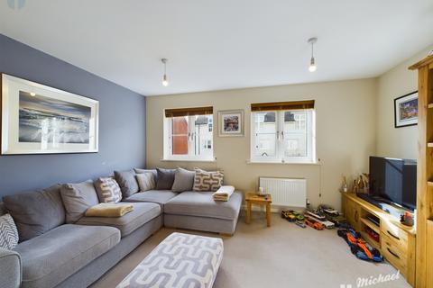 4 bedroom terraced house for sale - Avalon Street, Aylesbury, Buckinghamshire