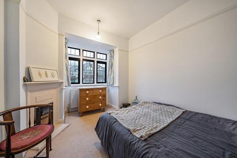29 The Knoll, Bromley, BR2 7DD