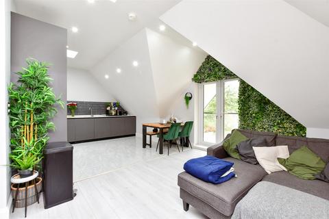 2 bedroom apartment for sale - Kingswood Lane, Warlingham, Surrey