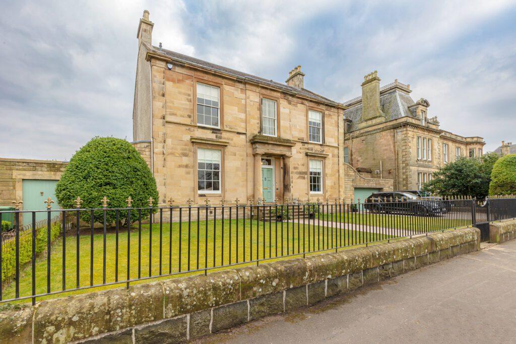 Park Terrace, Kings Park, Stirling, FK8 5 bed detached house for sale