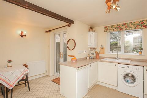 58 Idbury Close, Witney, OX28 5FE