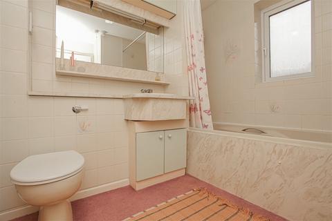 58 Idbury Close, Witney, OX28 5FE