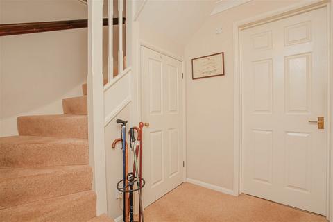14 Bartholomew Close, Ducklington, Witney, OX29 7UJ