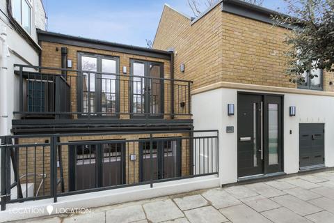 2 bedroom detached house for sale - Lancell Street, London, N16
