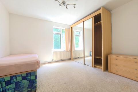 3 bedroom terraced house to rent, Whitehall Road, Uxbridge, UB8