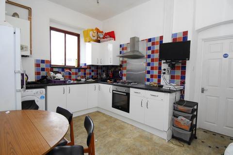 5 bedroom house to rent, Caprera Place, Plymouth PL4