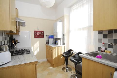 2 bedroom apartment to rent, Napier Terrace, Flat 2, Plymouth PL4