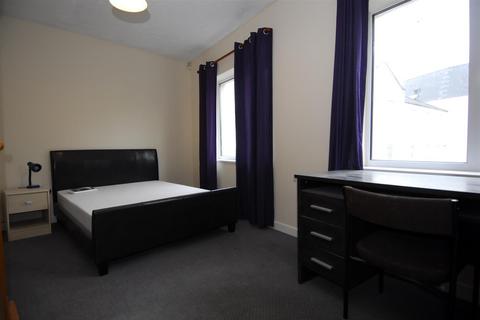 2 bedroom apartment to rent, Gilwell Street, Flat 3, Plymouth PL4