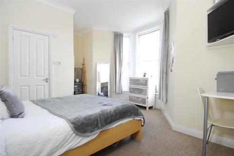 5 bedroom house to rent, Furzehill Road, Plymouth PL4