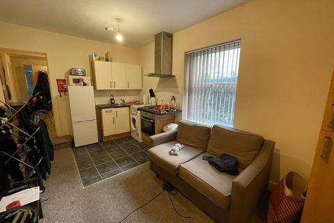 1 bedroom apartment to rent, 17 Woodland Terrace,, Plymouth PL4