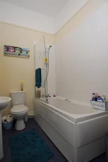 2 bedroom apartment to rent, Napier Terrace, Flat 2, Plymouth PL4