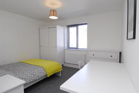 2 bedroom apartment to rent, Belgrave Lane, Plymouth PL4
