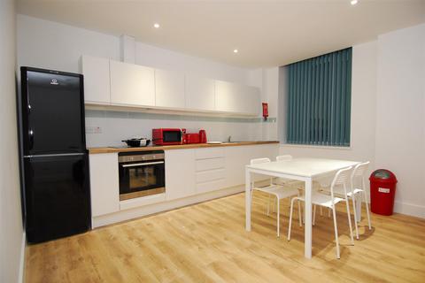 4 bedroom apartment to rent, 8 St. Andrews Cross, Plymouth PL1