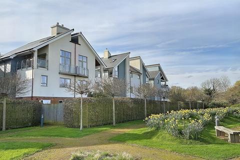 3 bedroom townhouse for sale - Moncrieff Gardens, Hythe, Kent. CT21 6FJ