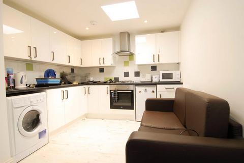 3 bedroom house to rent, Providence Street, Plymouth PL4