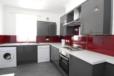4 bedroom apartment to rent, Prospect Street, Flat 3, Plymouth PL4