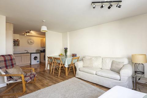 2 bedroom flat for sale - Simone House, Holmes Road, Kentish Town, NW5