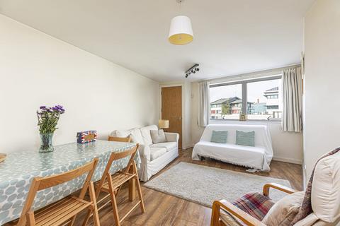 2 bedroom flat for sale - Simone House, Holmes Road, London, NW5