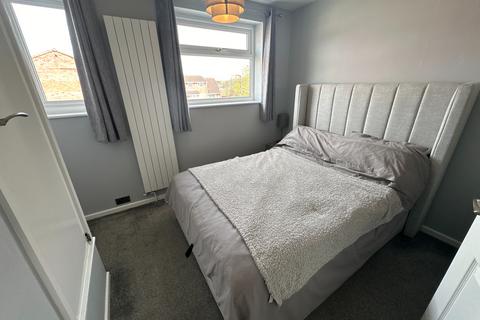 17 Caernarvon Close, Stretton, Burton-on-trent, DE13 0ET