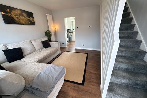 17 Caernarvon Close, Stretton, Burton-on-trent, DE13 0ET