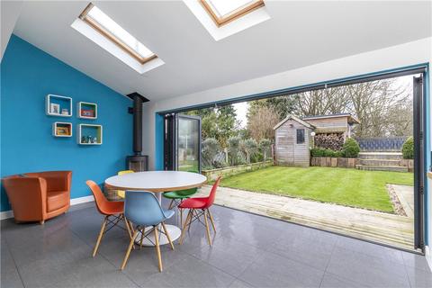 11 Sunset Hill Top, Leeds, LS6 4LP