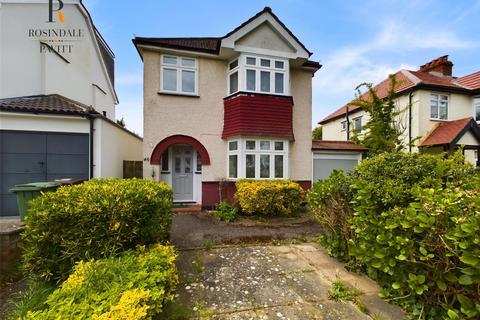 3 bedroom detached house for sale, Pine Ridge, Carshalton On The Hill, SM5