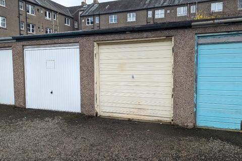 Garage to rent - Falcon Road West, Edinburgh EH10