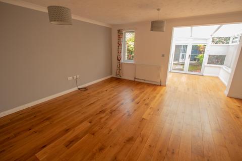 8 Elliot Close, Ottery St Mary, EX11 1GZ
