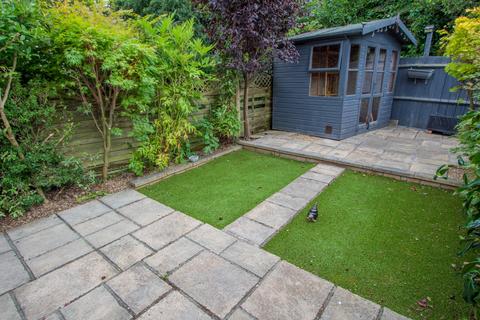 8 Elliot Close, Ottery St Mary, EX11 1GZ