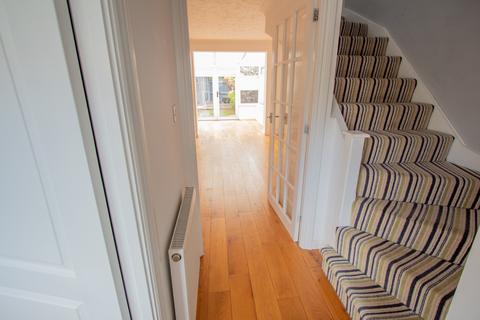 8 Elliot Close, Ottery St Mary, EX11 1GZ
