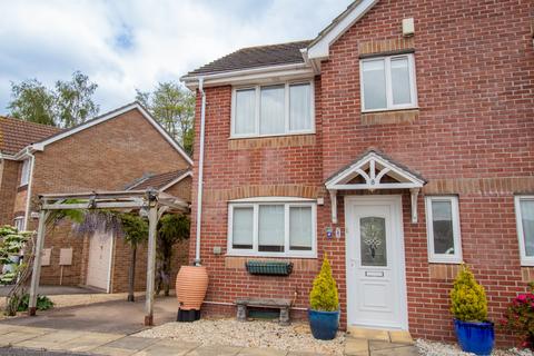 8 Elliot Close, Ottery St Mary, EX11 1GZ