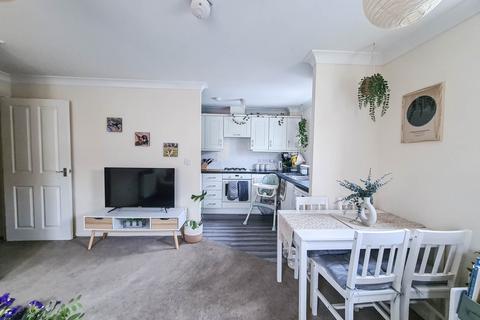 2 bedroom apartment for sale, Chandler Court, Newman Drive IP5 2HS