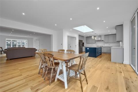 2 Lammas Lane, Esher, KT10 8NY