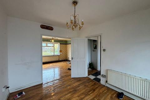 31 North Walk, New Addington, Croydon, CR0 9EP
