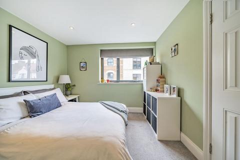 2 bedroom flat for sale, Wheatsheaf Terrace, Fulham