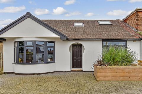 4 bedroom chalet for sale, Lilac Avenue, Wickford, Essex
