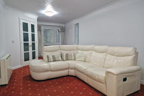 1 bedroom retirement property for sale, Beach Road, Weston-Super-Mare BS23