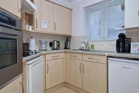 1 bedroom retirement property for sale, Beach Road, Weston-Super-Mare BS23