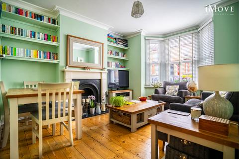 2 bedroom flat for sale - Queen Mary Road, London SE19