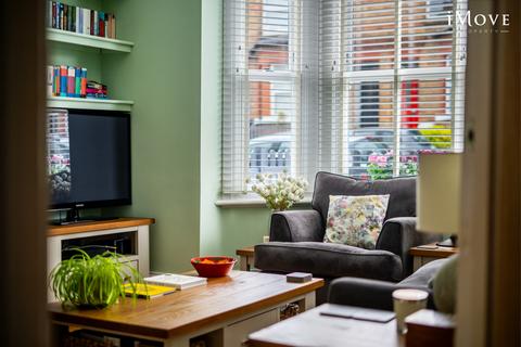 2 bedroom flat for sale - Queen Mary Road, London SE19