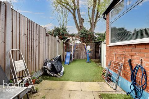 3 bedroom terraced house for sale, Coniston Avenue, Barking