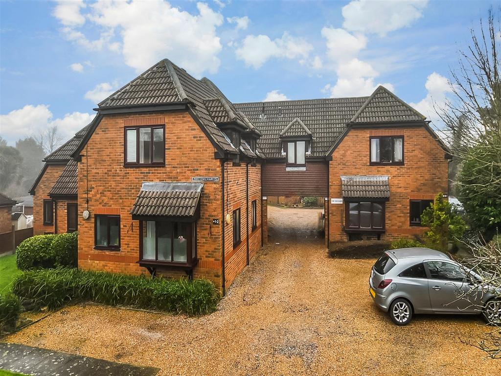 Littlehaven Lane, Horsham, West Sussex 1 bed ground floor