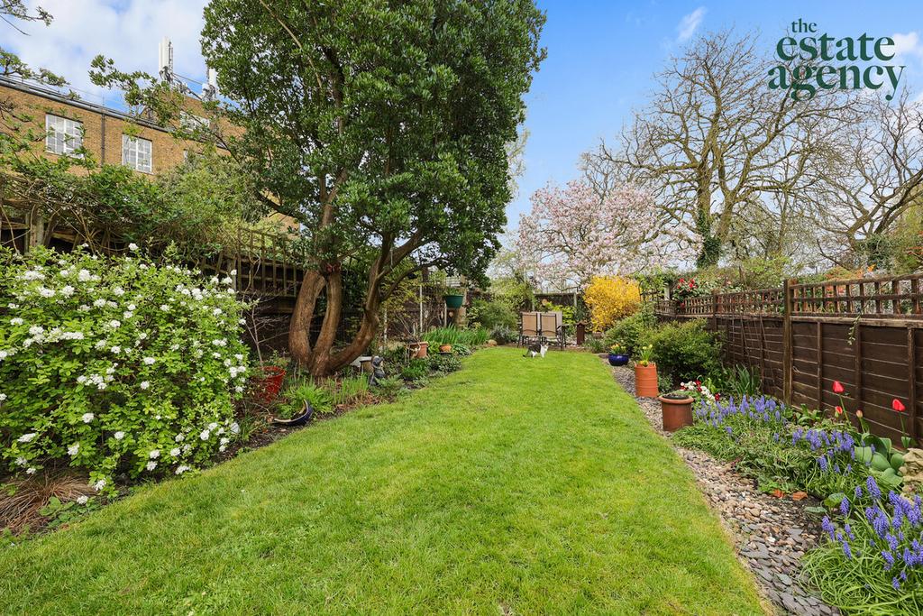 Old Church Road, Chingford, E4 4 bed semidetached house for sale £