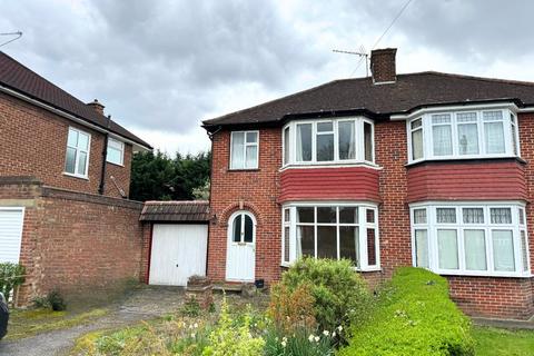 3 bedroom semi-detached house for sale - Home Mead, Stanmore, HA7