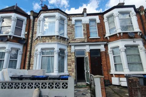 1 bedroom in a house share to rent - 72 station road