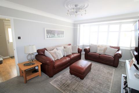 10 Meadowside Road, Upminster, RM14 3YT